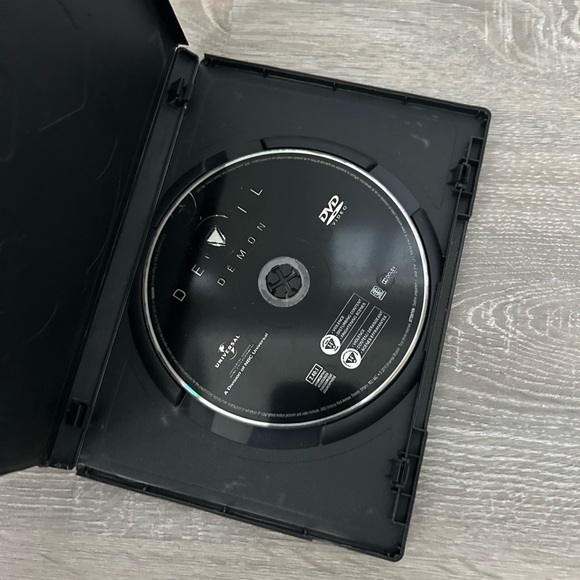 🍀5 for $25🍀 “Devil” DVD - Picture 3 of 3